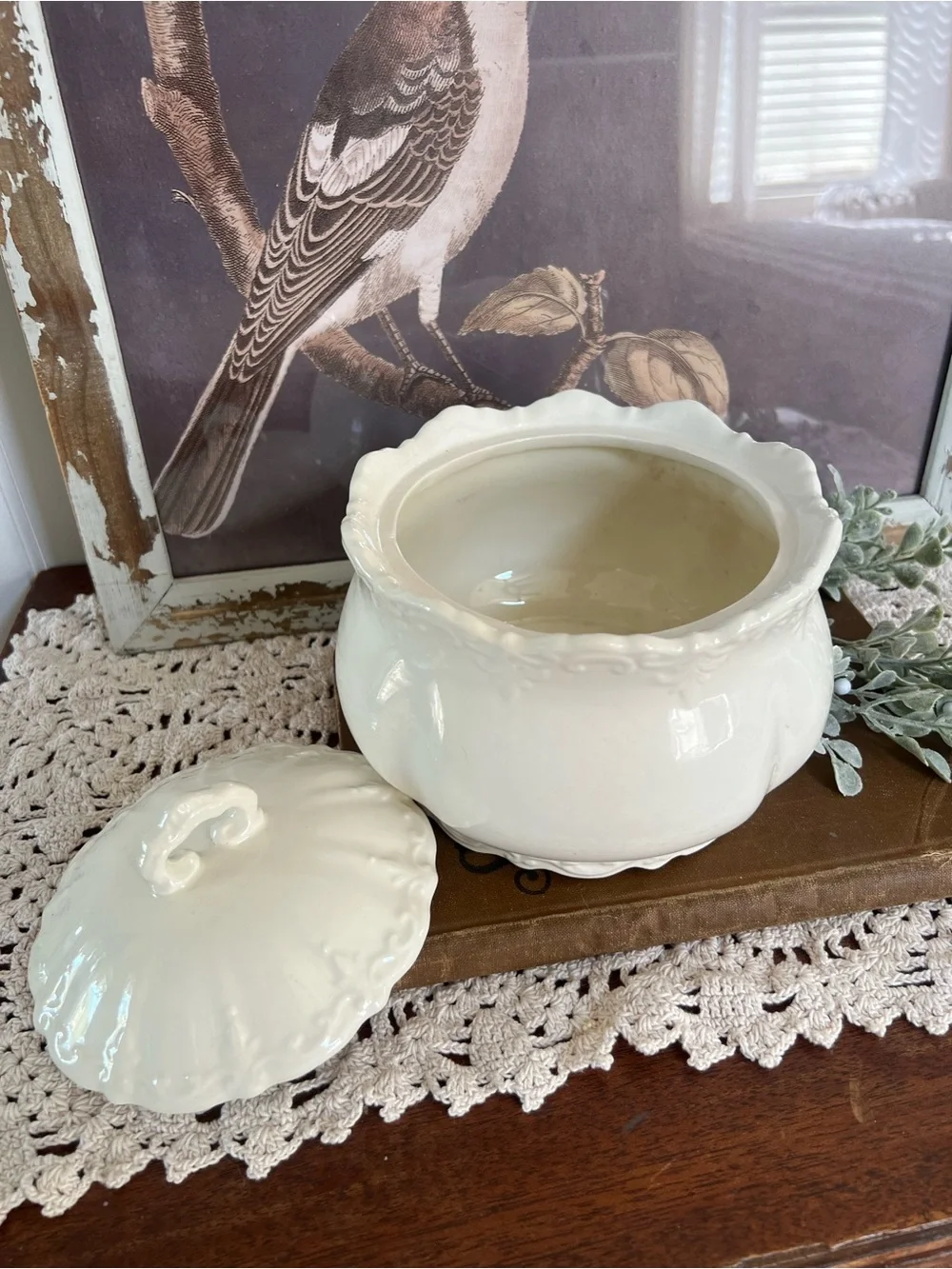 Vintage Creamy Neutral Ceramic Lidded Bowl